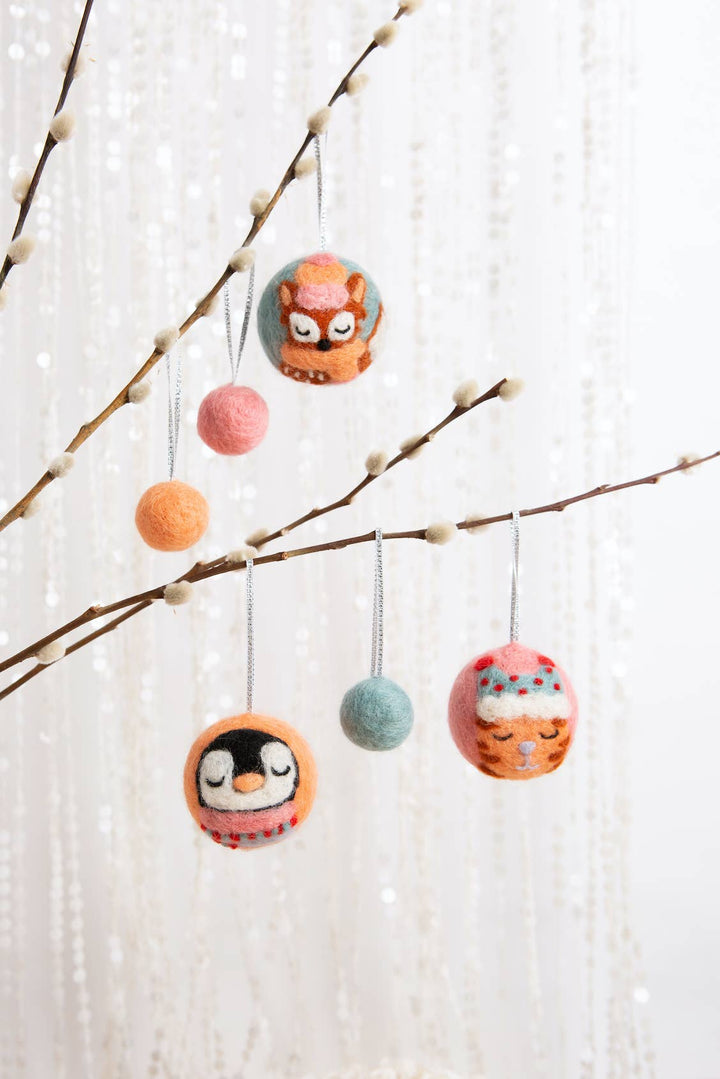 Animal Christmas Baubles Needle Felting Kit-Needle Felting-Hawthorn Handmade-Acorns &amp; Twigs