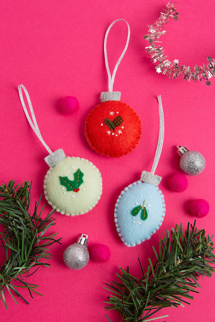 Christmas Baubles Felt Craft Kit-Felt Craft-Hawthorn Handmade-Acorns &amp; Twigs