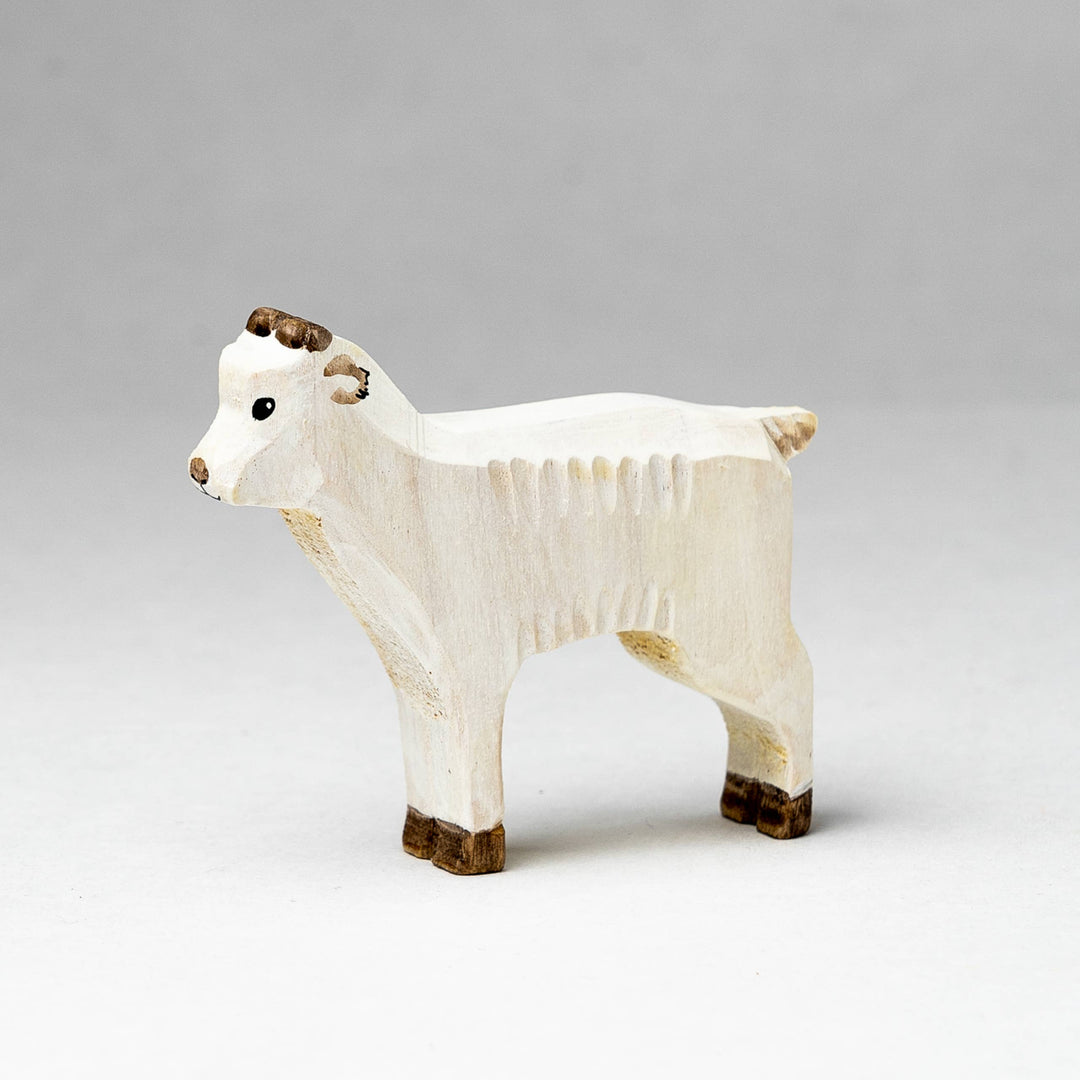 Wooden Farm Animals: Set-PoppyBabyCo-Acorns &amp; Twigs