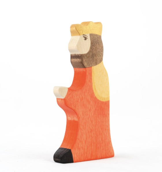 Wooden King and Queen figurines: Light-Baby Toy-PoppyBabyCo-Acorns &amp; Twigs