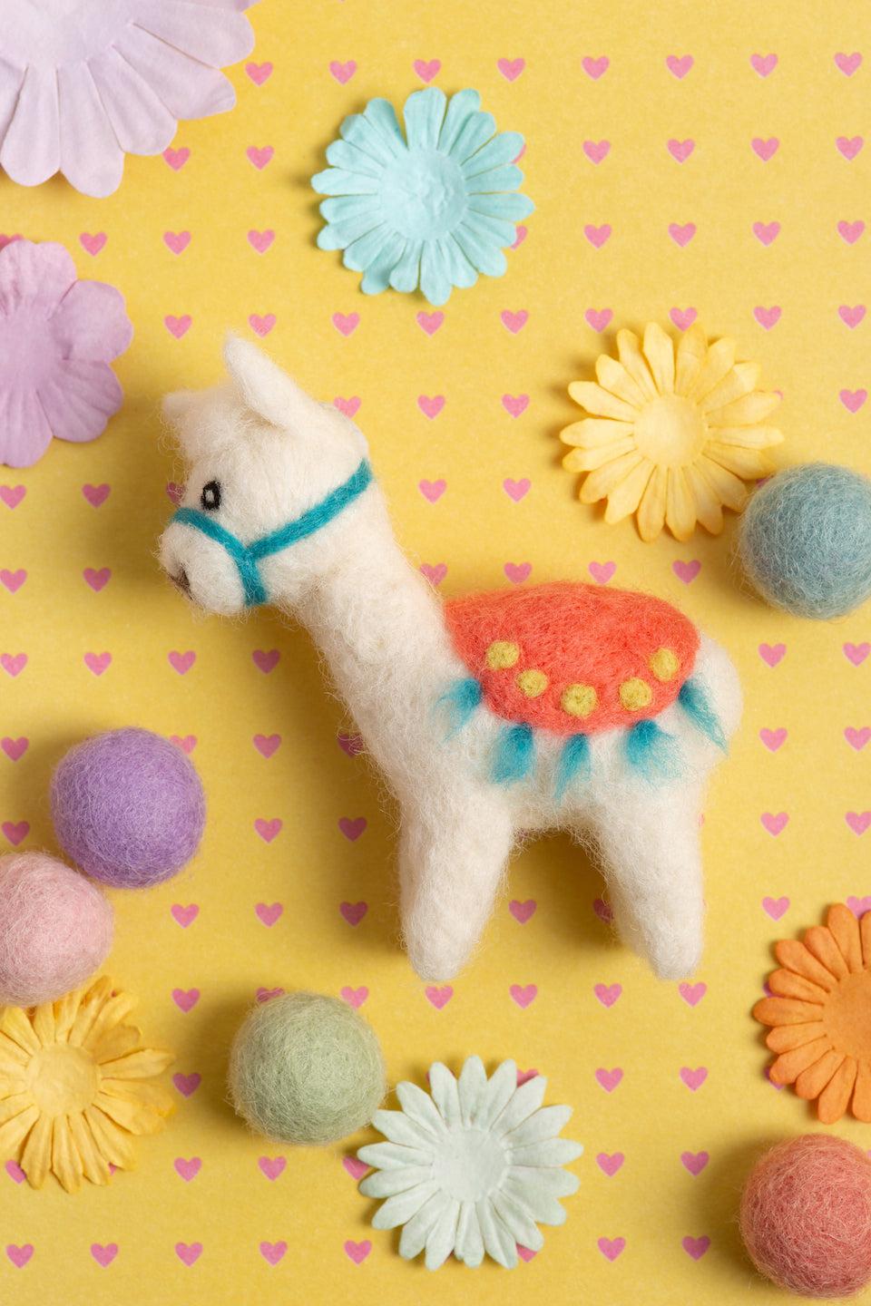 Alpaca Mini Needle Felting Kit-Needle Felting-Hawthorn Handmade-Acorns &amp; Twigs