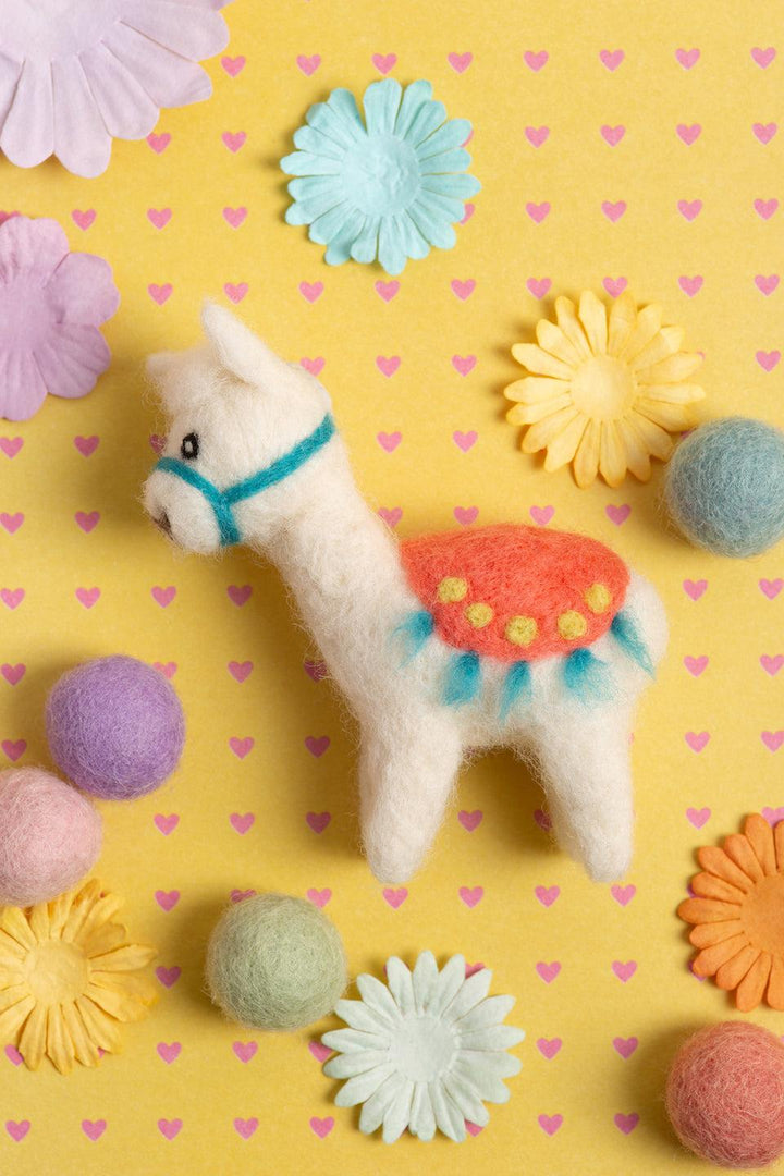 Alpaca Mini Needle Felting Kit-Needle Felting-Hawthorn Handmade-Acorns &amp; Twigs