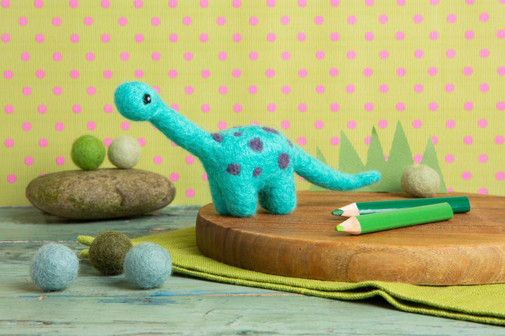 Diplodocus Mini Felting Kit-Needle Felting-Hawthorn Handmade-Acorns &amp; Twigs