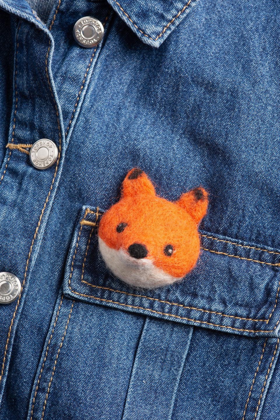 Fox Brooch Felting Kit-Needle Felting-Hawthorn Handmade-Acorns &amp; Twigs