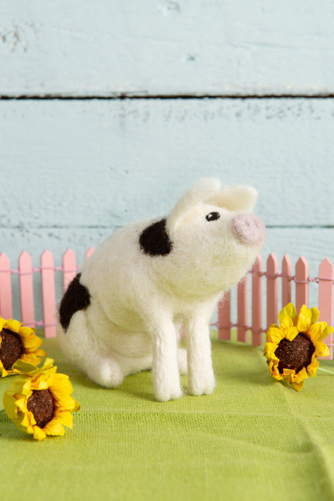 Gloucester Old Spot Pig Needle Felting Kit-Needle Felting-Hawthorn Handmade-Acorns &amp; Twigs