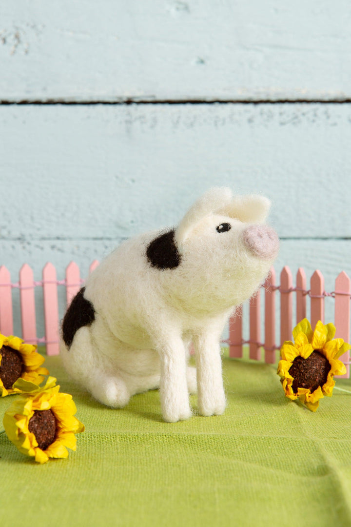 Gloucester Old Spot Pig Needle Felting Kit-Needle Felting-Hawthorn Handmade-Acorns &amp; Twigs