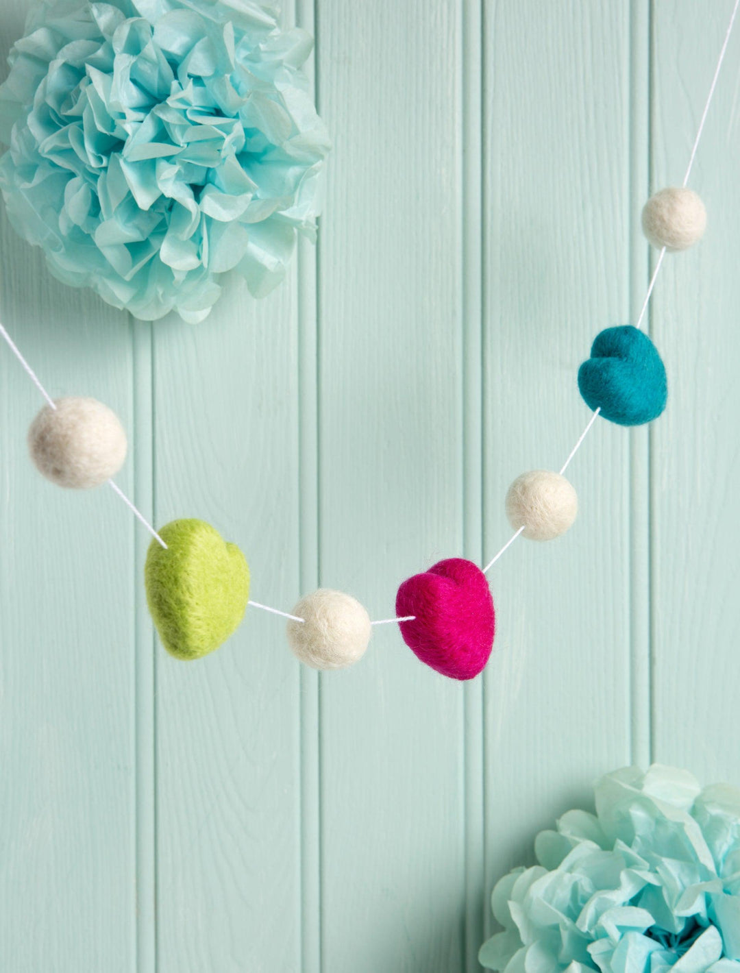 Hearts Garland Needle Felting Kit-Needle Felting-Hawthorn Handmade-Acorns &amp; Twigs