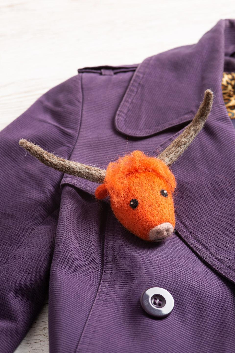 Highland Cow Brooch Felting Kit-Needle Felting-Hawthorn Handmade-Acorns &amp; Twigs