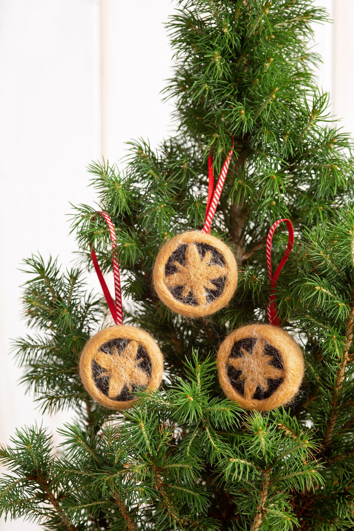 Mince Pies Mini Needle Felting Kit-Needle Felting-Hawthorn Handmade-Acorns &amp; Twigs
