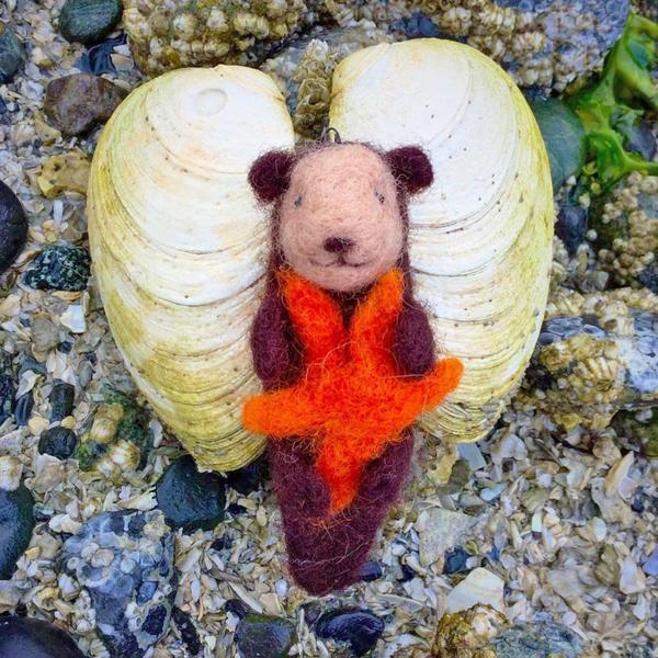 Sea Otter Needle Felting Kit - EASY-Needle Felting-WoolPets-Acorns &amp; Twigs