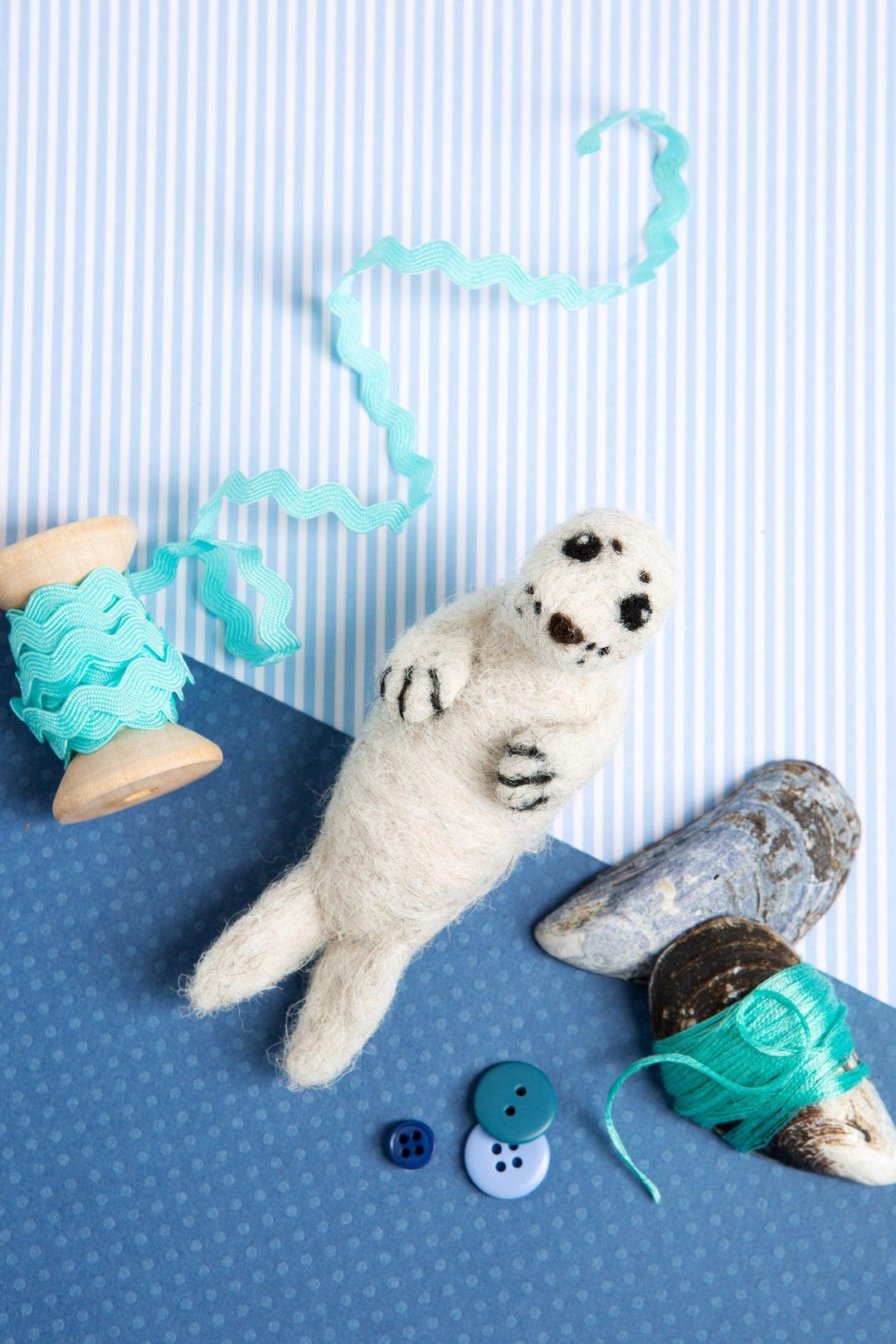 Seal Pup Mini Needle Felting Kit-Needle Felting-Hawthorn Handmade-Acorns &amp; Twigs