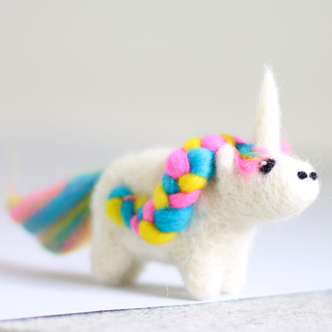 Unicorn Mini Felting Kit-Needle Felting-Hawthorn Handmade-Acorns &amp; Twigs