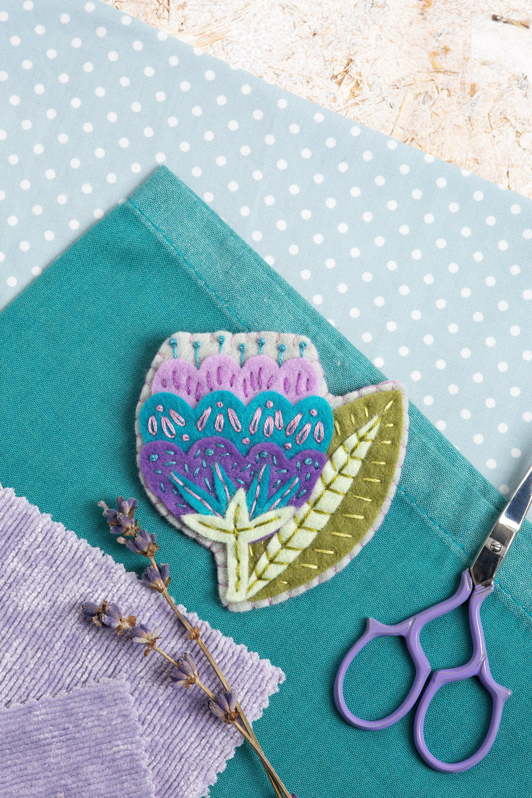 Vita Flower Felt Craft Brooch Kit-Felt Craft-Hawthorn Handmade-Acorns &amp; Twigs