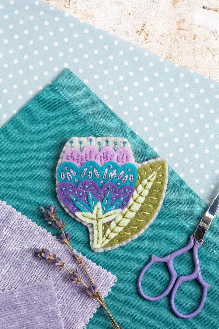 Vita Flower Felt Craft Brooch Kit-Felt Craft-Hawthorn Handmade-Acorns &amp; Twigs